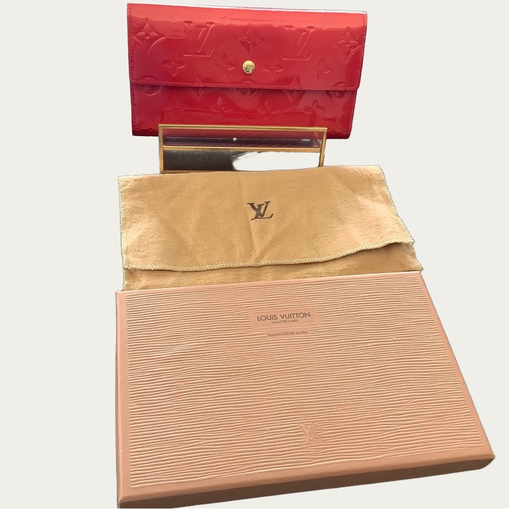 Louis Vuitton Monogram Vernis Porte Tresor International Trifold Wallet
